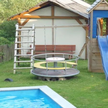 Spacious In Tresdorf With Swimming Pool 아파트