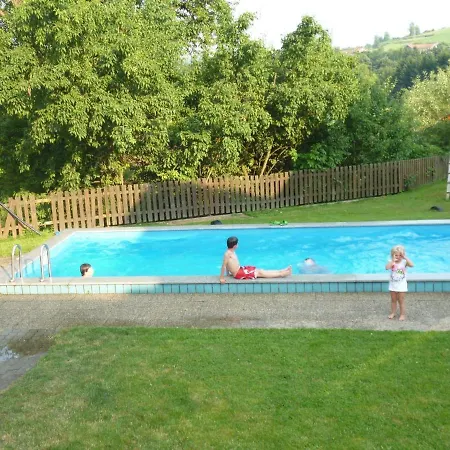Spacious In Tresdorf With Swimming Pool 아파트 *
