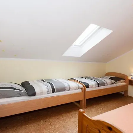 Διαμέρισμα Spacious In Tresdorf With Swimming Pool Viechtach